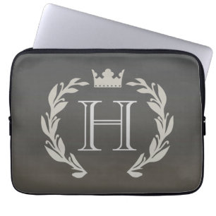 Lorbeer-Kranz-Monogramm Laptopschutzhülle