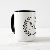 Lorbeer-Kranz-Monogramm Tasse (Vorderseite Links)