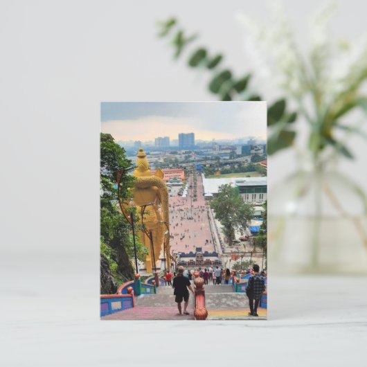 Lord Murugan im hinteren Teil der Treppe von Batu  Postkarte (Stehend Vorderseite)