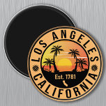 Los Angeles California Retro Sunset Souvenirs Palm Magnet<br><div class="desc">Los Angeles Kalifornien. Dieses Retro-Design macht ein großartiges Weihnachts- oder Geburtstagsgeschenk für Fans von Los Angeles Beach. Das Retro Sommercamp ist ein perfektes Geschenk für Reisende und Liebhaber von tropischen Reisezielen.</div>