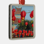 Los Angeles Chinatown Silbernes Ornament (Rechts)