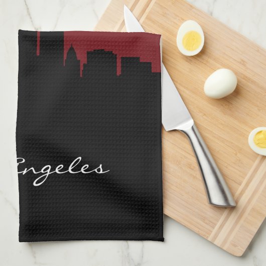 Los Angeles Skyline| Dunkelrot Handtuch (Viertel Falte)