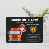 Löschfahrzeug scherzt Feuerwehrmann-Einladung Einladung (Stehend Vorderseite)