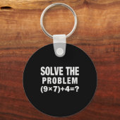 Löse das Problem (9×7)+4=_ Lustiger Mathelehrer  Schlüsselanhänger (Vorderseite)