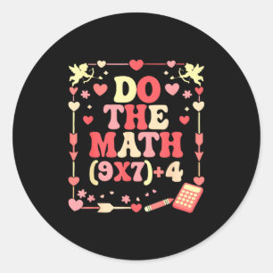 Lösen Sie die mathematische Gleichung Valentinstag Runder Aufkleber