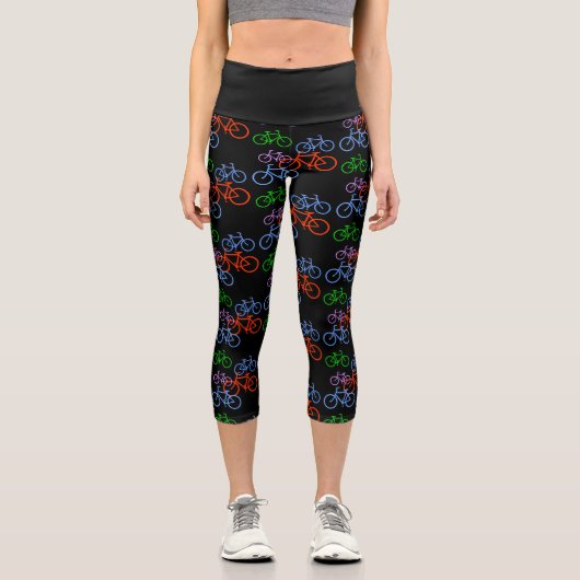 Lots of Bicycles Pattern on Black Capri Leggings (Vorderseite)