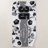Lots of soccer balls black gray team colors gifts strandtuch (Vorderseite)