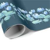 Lotus Blooms: Einfache Wasserfarbenprägung Geschenkpapier (Rolleneckpunkt)