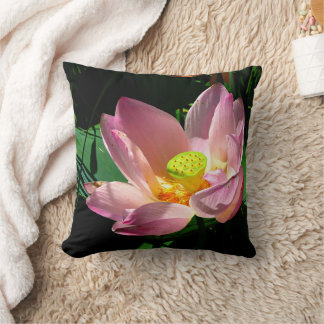 Lotus Blossom Kissen