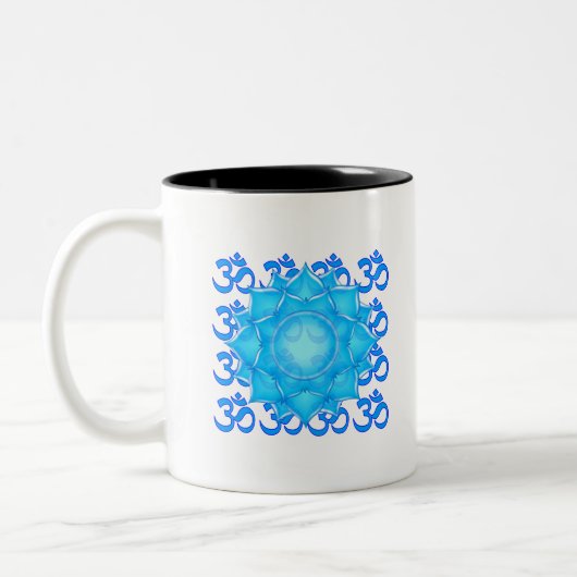 Lotus-Blume aus blauem Glas, Gezeichnet mit Om-Mus Zweifarbige Tasse (Links)