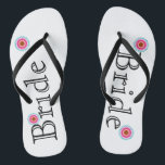 Lotus Blume Bride Badesandalen<br><div class="desc">Es ist White and Pink Lotus Blume Bride's Fun, benutzerdefinierte Hochzeitsflip Flops.</div>