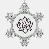 Lotus Blume Buddhist Symbol Lila Universe Zen Schneeflocken Zinn-Ornament (Vorderseite)