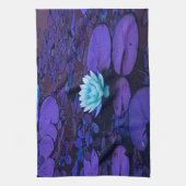 Lotus Blume Magisches Lila Blau Türkis Handtuch (Vertikal)