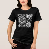 Lotus-Blume und -Mandalase in Schwarzweiß Tri-Blend Shirt (Vorderseite)