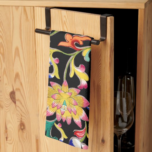 Lotus Blume und Wein Geschirrtuch (Drittel gefaltet)