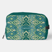 Lotus Ikat Muster - Der weiße Lotus Waschbeutel (Rückseite)