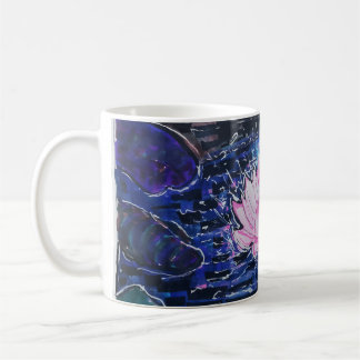 Lotus im dunklen Wasser Kaffeetasse