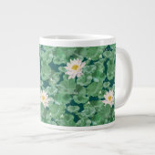 Lotus Lagoon Muster - Der weiße Lotus Jumbo-Tasse (Vorderseite Rechts)