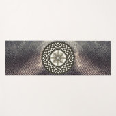 Lotus Mandala auf Schimmery Silver und Black Yogamatte (Vorderseite (Horizontal))