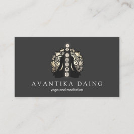 Lotus Mediation Pose mit Chakras Yoga Instructor Visitenkarte