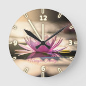 Lotus Personalisierter See Runde Wanduhr (Vorderseite)