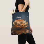 Lotusblütensee dunkel tasche (Von Nahem)