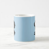 Louis-Hector Berlioz (auf farbigem Hintergrund) Kaffeetasse (Mittel)