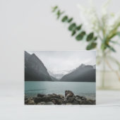 Louise-See im Regen Postkarte (Stehend Vorderseite)