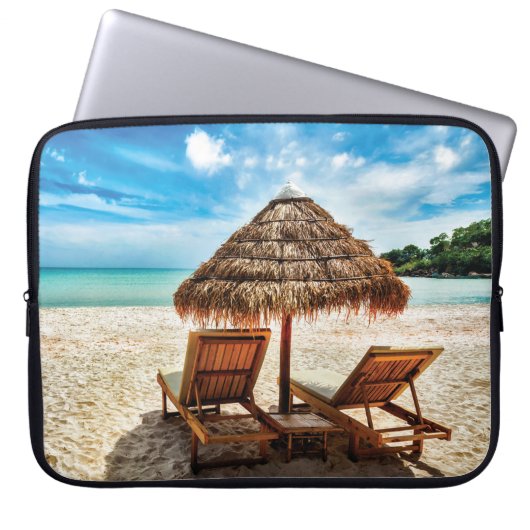 Lounge Chairs Beach throw Pillow Laptopschutzhülle (Vorderseite)
