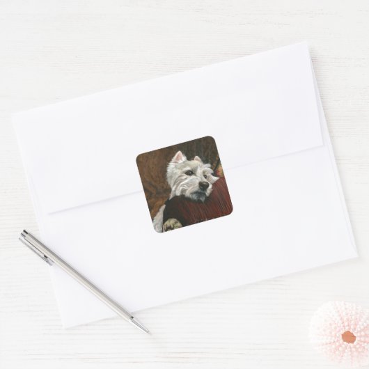 Lounging Westie auf Sofa Quadratischer Aufkleber (Umschlag)