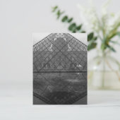 Louvre Pyramid Reflection, Paris Postkarte (Stehend Vorderseite)