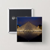 Louvre-Pyramide des Architekten I.M. Pei bei Button (Vorne & Hinten)