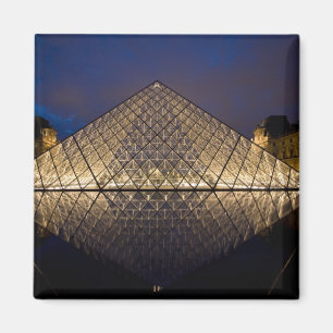 Louvre-Pyramide von Architekt I.M. Pei bei Magnet