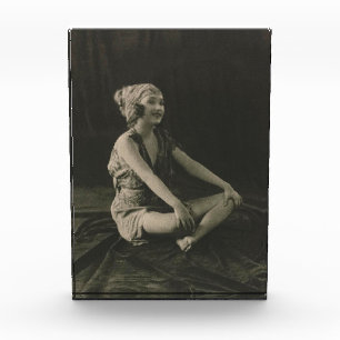 Love a Poor Maid Girl Sitting Cross Legs Fotoblock