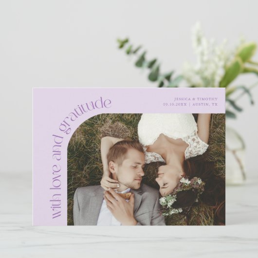 Love and Gratitude Lilac Wedding Photo Dankeskarte (Stehend Vorderseite)