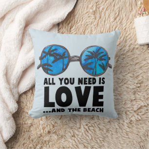 Love and the Beach Typography Kissen