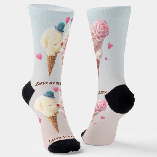 Love at First Lick: Bichon & Cat Ice Cream Art Socken (Gewinkelt)