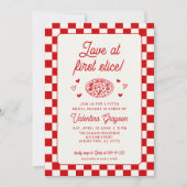 Love at First Slice Pizza Bridal Shower Einladung (Vorderseite)