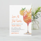 Love At First Spritz Bridal Shower Einladung (Stehend Vorderseite)