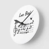 Love Bird, Singvögel, die zwischen Noten sitzen Runde Wanduhr (Winkel)