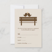 Love Birds on Park Bench Wedding RSVP Karte (Vorderseite)