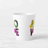 LOVE-Blumentypografie Milchtasse (Vorderseite)