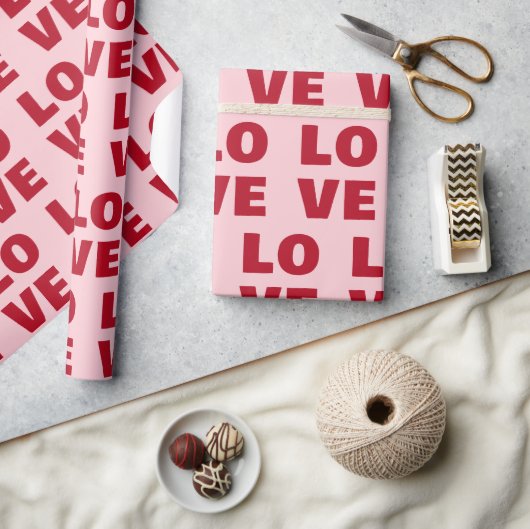 Love Bold Typography Pink & Red Gift Geschenkpapier (Kunsthandwerk)