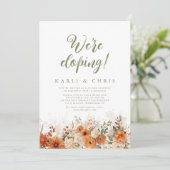Love Fall Terra Cotta Floral Elopement Empfang Einladung (Stehend Vorderseite)