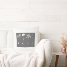 LOVE Floral  – Romantic Botanical Print Kissen