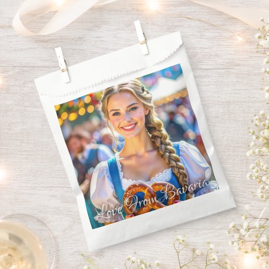 LOVE FROM BAVARIA GESCHENKTÜTCHEN (Ausgeschnitten)