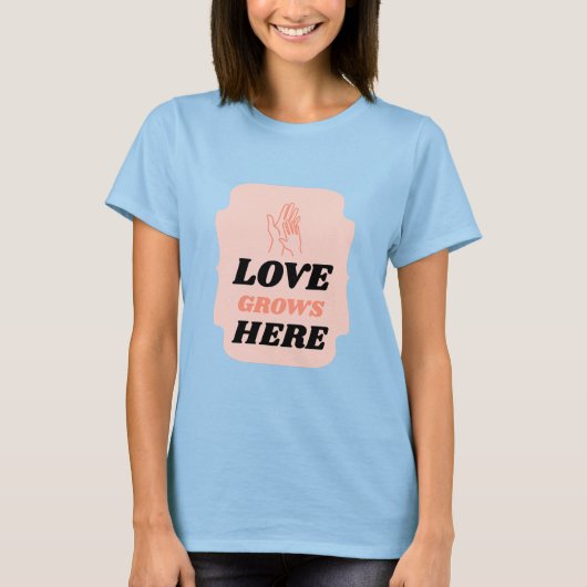 Love Grows Here Adoptive Mom T-Shirt (Vorderseite)