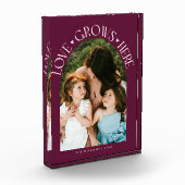Love Grows Here Moderne Bogen-Cranberry Fotoblock (Links)