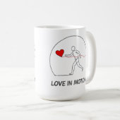Love In Motion Minimalist Line Art Slogan Tee Kaffeetasse (VorderseiteRechts)