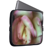 <Love is a Rose> durch Nathan Griffith Laptopschutzhülle (Vorne Rechts)